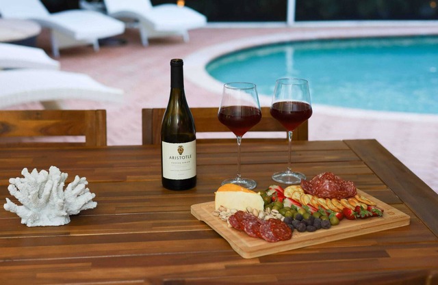 The Utopia Resort Dream PoolSpa Outdoor Shower BBQ