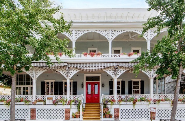 The Virginia and Cottages