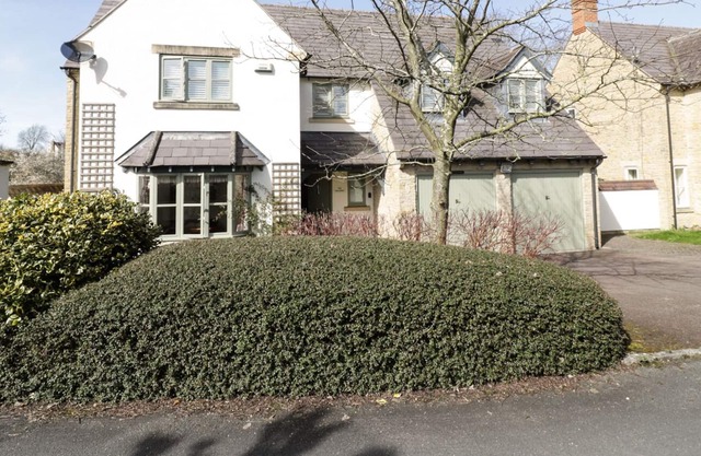 Los sauces, TREDINGTON