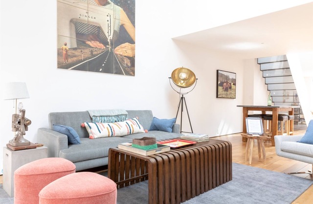 Apartamento moderno totalmente renovado con vistas al centro comercial Downtown