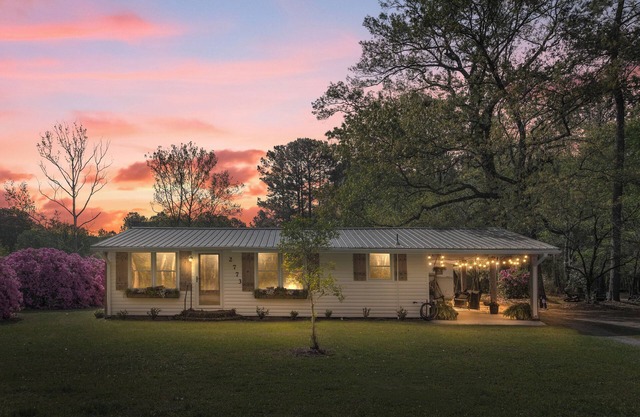 The Wrenn’s Nest - Quaint National Forest Getaway