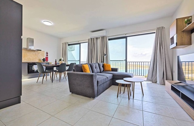 This apartment is a 2 bedroom(s), 1.5 bathrooms, located in Il-Mellieħa, null.