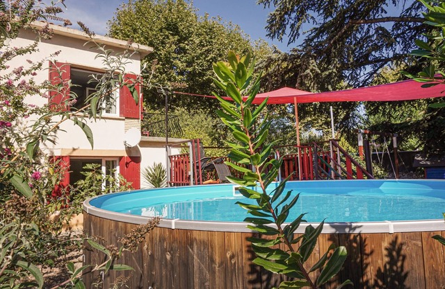 Alojamiento de 3 habitaciones en Lamalou-les-Bains