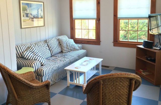 ¡Esta acogedora casa de campo en el este de Orleans ofrece un lugar tranquilo para unas vacaciones relajantes!