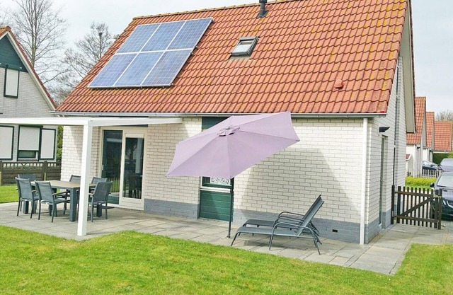This fully-furnished, suitable for 6 persons, detached recreation House type "STERN" is located on the beach park Schoneveld (no: 232).