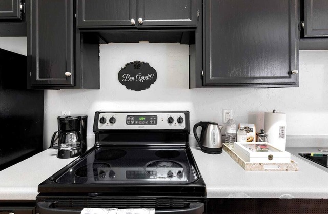 This hotel is a 2 bedroom(s), 1 bathrooms, located in San Diego, CA.