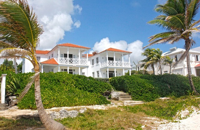 Esta es una villa de 3 dormitorios y 3 baños frente a la playa, actividades para toda la familia