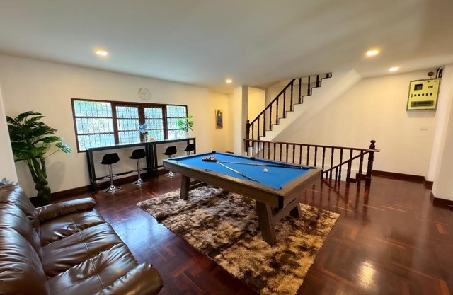 Thonglor 25 Classic Home 5BR/7Beds/14PPL
