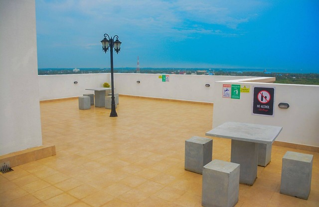Three Bedroom Condo with Pool and Spectacular Lagoon & Sea view