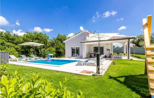 Three-Bedroom Holiday Home In Cetinici