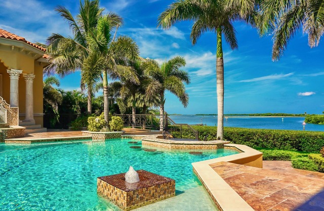 Tierra Verde - St. Petersburg Waterfront Mansion Estate - Piscina - Muelle