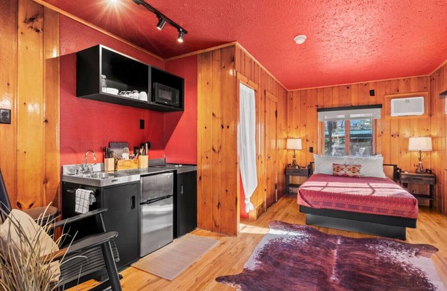 Timber Lodge Cabin #18