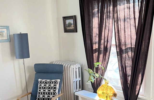 Tiny Cottage in West Village Arts District