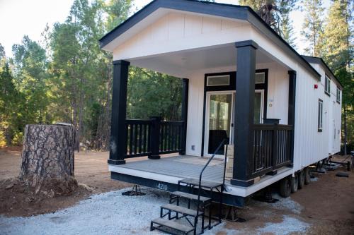 Tiny House Village Yosemite-Blanca