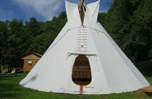 Copperhead Retreat Glamping Tipi