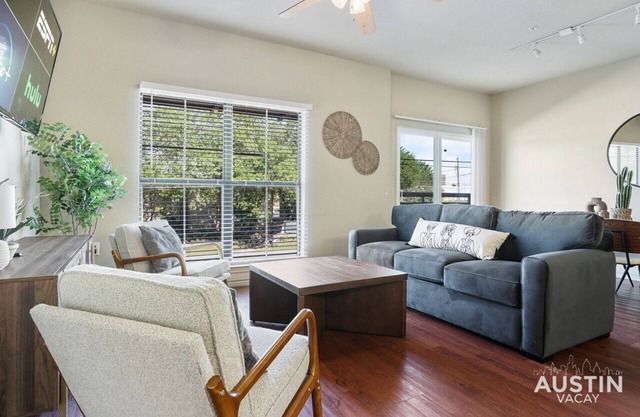 Fully Equipped w/ Stylish Design and Free Parking