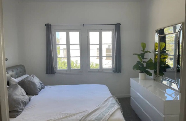 Top, best location Q& updated home in LA
