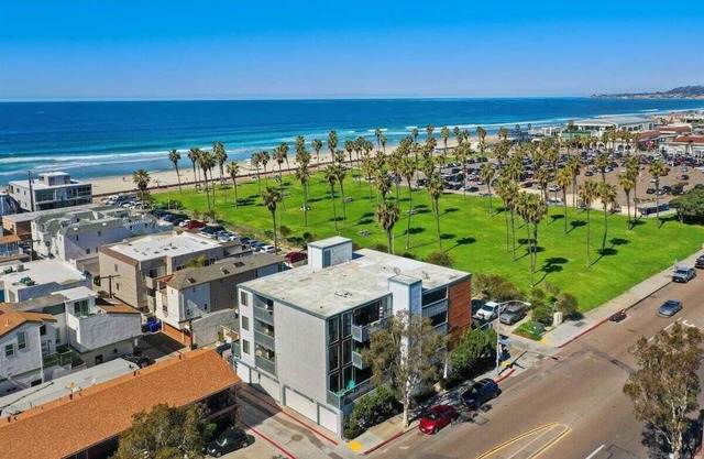 Mission Beach ~ Pasos para el océano o la bahía!