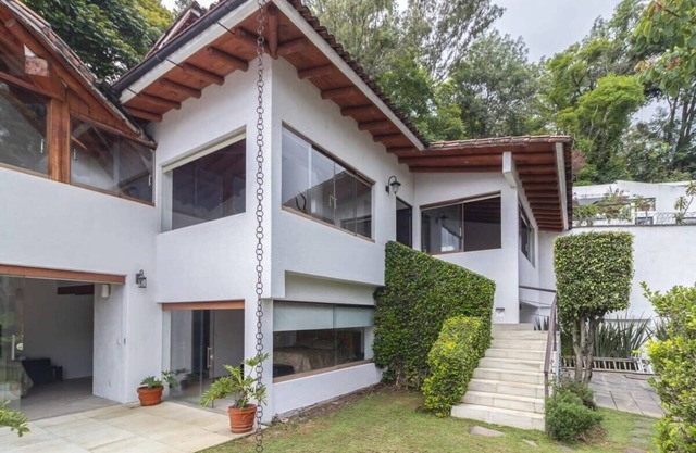 Ubicación privilegiada con piscina privada
