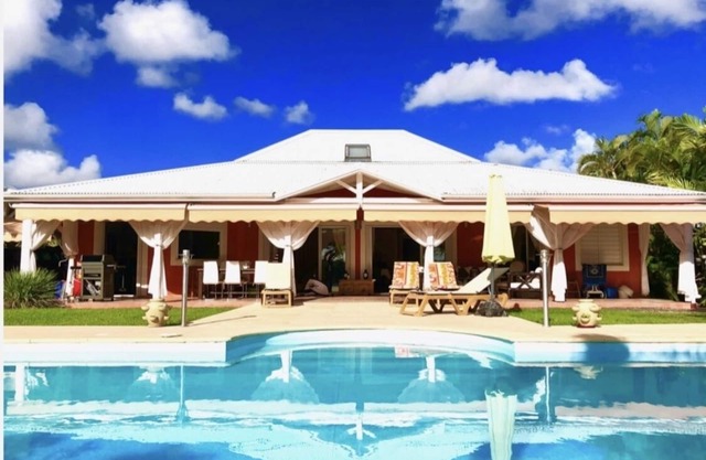 VILLA DE PRIMERA GAMA SAINT FRANCOIS PISCINA CLIMA WIFI
