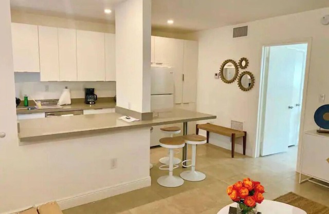 Totally Updated unit 5 min from the beach😍 You’ll love it !!