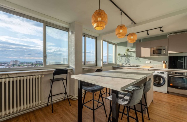 Toulouse 3 Bedrooms appartement Balcony + View, 10min metro & Train station