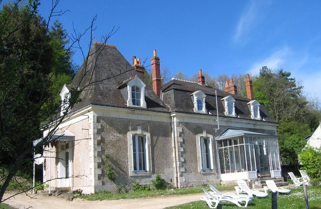 Touraine Manor y Troglodyte Pavilion,