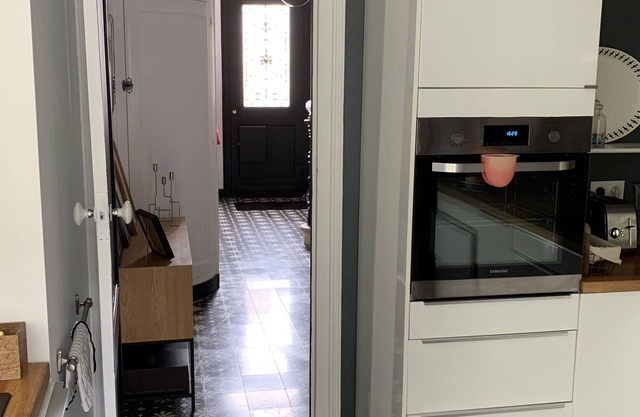 Townhouse in the heart of Bordeaux with heated swimming pool