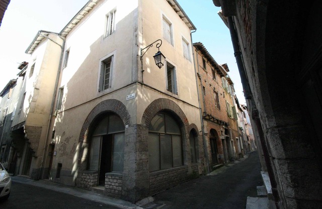 Casa de pueblo con terraza en los techos de Cahors antiguo