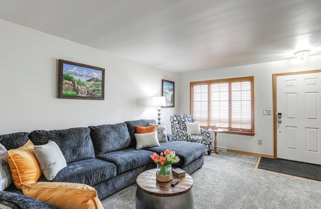 Townhome w/Patio: 1 Mi to Clearfield Riverwalk