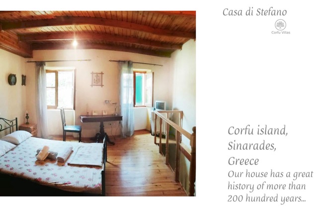 Casa griega tradicional en Corfú, pueblo de Sinarades, cerca del mar