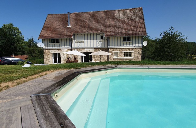 Casa tradicional normanda con piscina climatizada