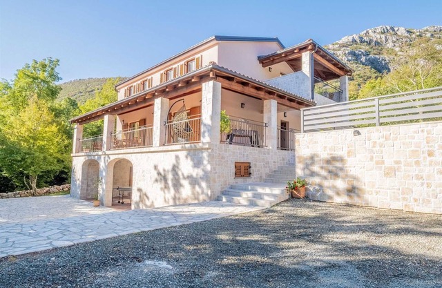 Villa Aria, Tribalj