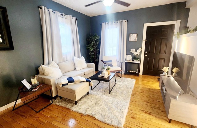 Tranquil Tremont-1 bdrm apartment MINUTES from downtown Cle
