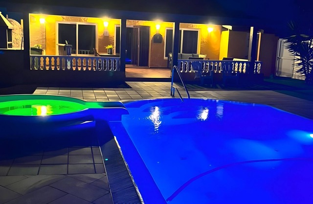 Tranquila Villa Vista Malpei con gran piscina, jacuzzi, terraza, jardín y Wi-Fi; Aparcamiento disponible