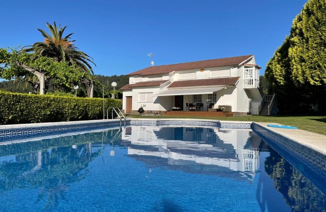 Tranquilidad con piscina en Casa Nantes en Sanxenxo