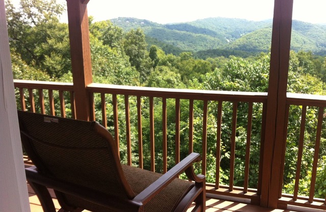 Tranquilidad en Deer Ridge: excelentes vistas, cerca del esquí, capacidad para 8 personas, wifi gratis.