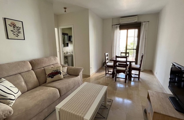 Tranquilo apartamento junto al Palacio de Viana y Santa Marina