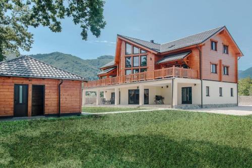 Transylvania Mountain Chalet