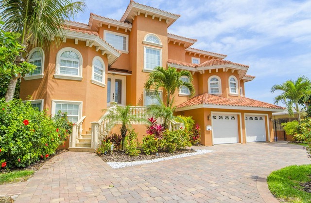Casa de vacaciones de lujo frente al mar en la bahía de Boca Ciega!