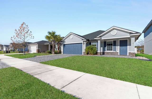 TREAT YOURSELF Spacious 4-bedroom house with WiFi and AC in awesome Jacksonville