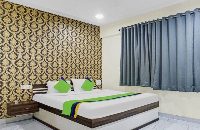 Treebo Trend Emerald Tree Alandi