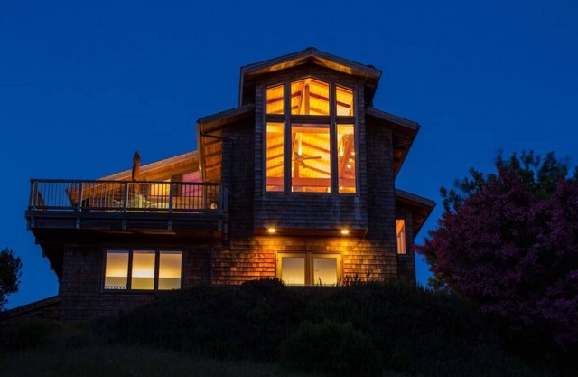 Tree House - ¡Casa de cuatro habitaciones en la cima de la cresta!