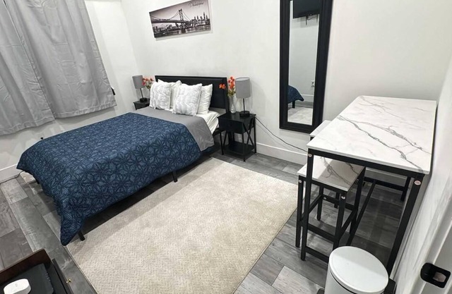 Trendy 1-Bedroom Getaway – Perfect for Couples, Sleeps 3