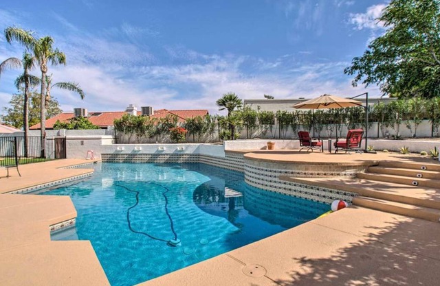 Trendy Phoenix Home w/ Pool - Walk to Lookout Mtn!