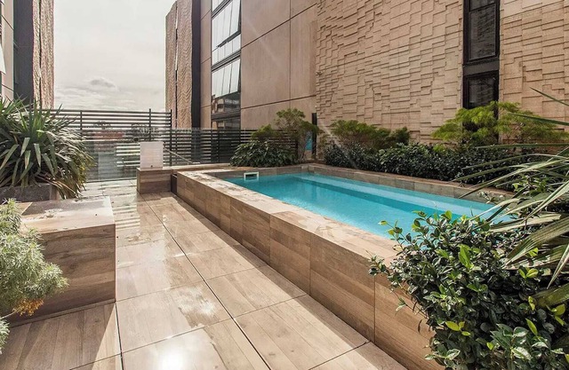 Trendy Stay at the Oxford on Stanley