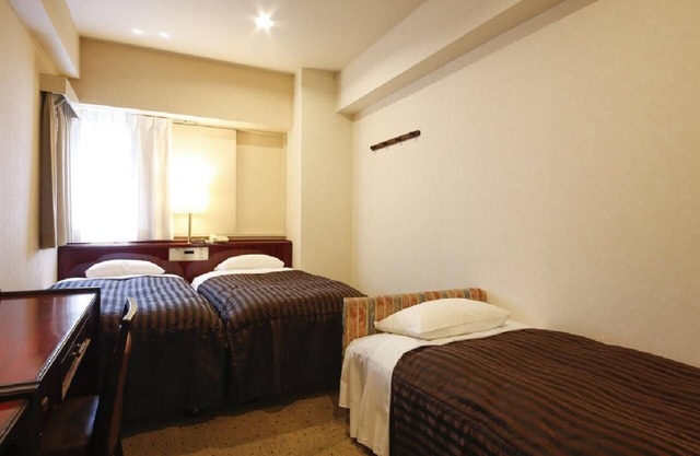 Triple 16sqm WiFi correspondence room without / Osaka Ōsaka
