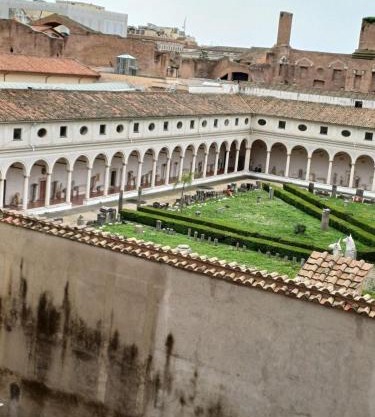 TRIPLE big room AMAZING VIEW, for two o three person, in CENTER of ROME