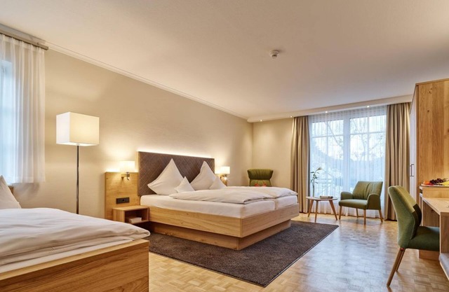 Habitación Triple con ducha / WC - Hotel-Weingut Weis