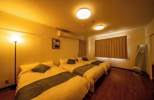 Triple room with private bathroom 211 / Osaka Ōsaka
